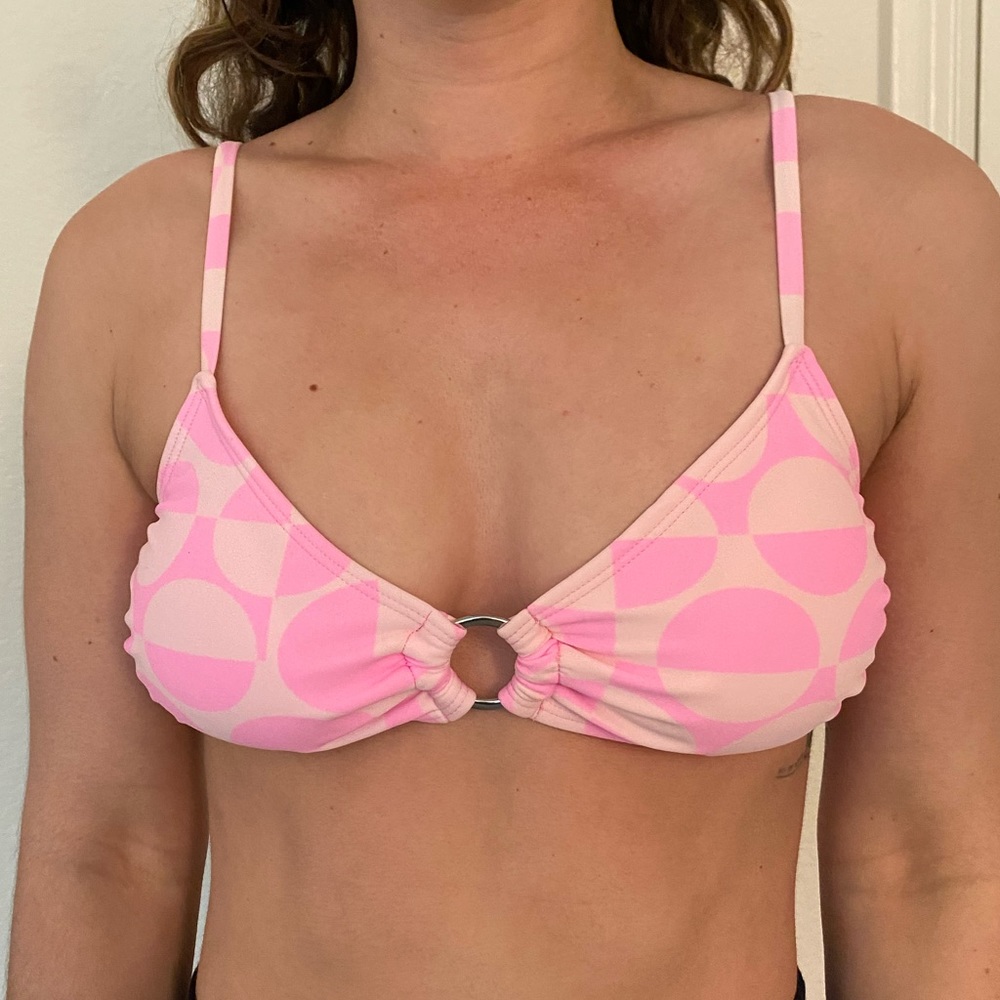 Abstract pink bikini top 💕